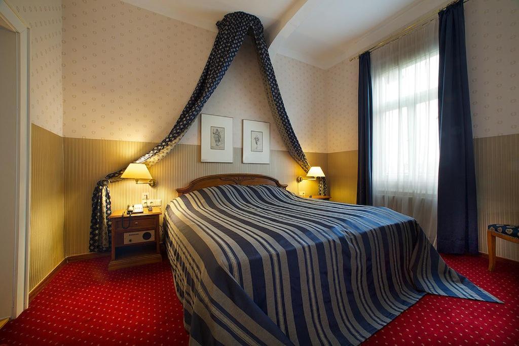 Hotel Saechsischer Hof Meiningen Ngoại thất bức ảnh